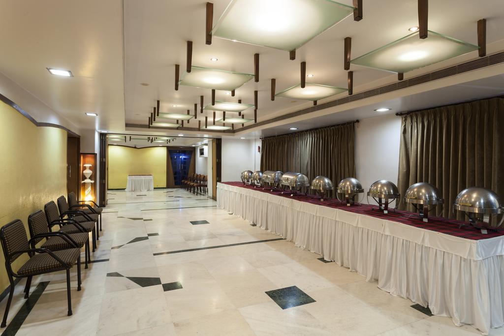 Hotel Vrishali Executive Kolhápur Exteriér fotografie